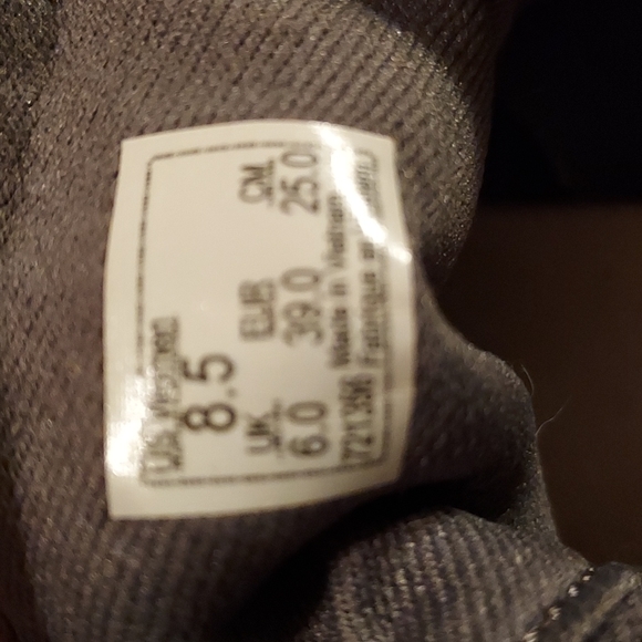 VANS Women's Gray Snakeskin Pattern Sneakers Size 8.5 - Picture 7 of 7